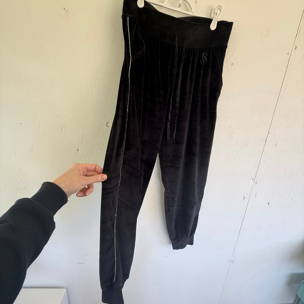 Victoria’s Secret On Point Velour Rhinestone Joggers Y2K